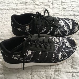 Adidas neo Women's Lite Racer Sz 8